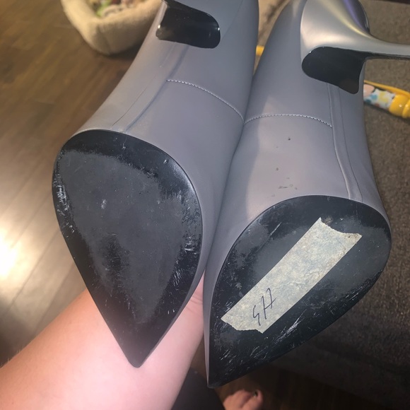 Stella McCartney gray leather slit front heels - Picture 5 of 7